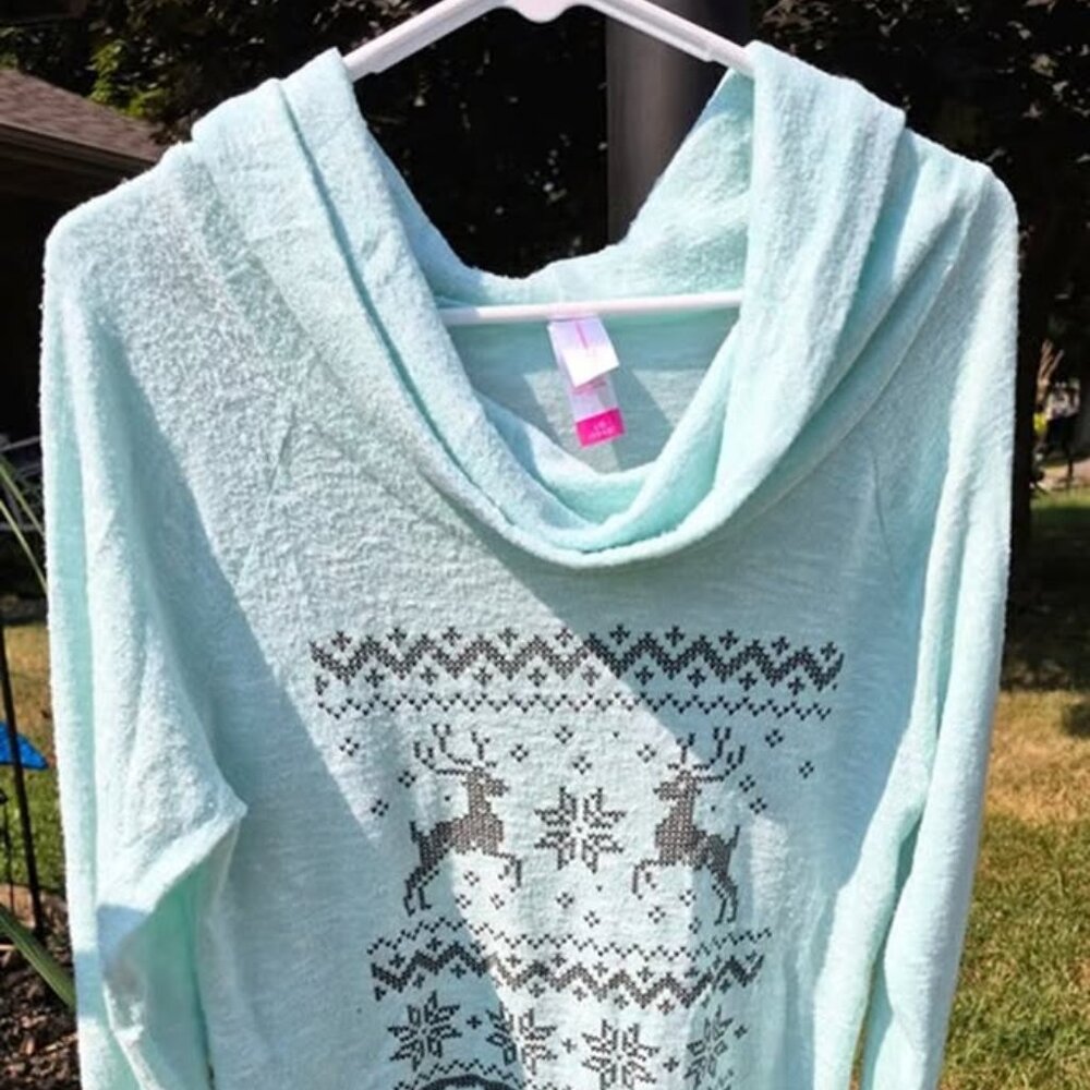 Blue Winter Cowl‑Neck Sweater – Size L – Reindeer & Snowflake Pattern